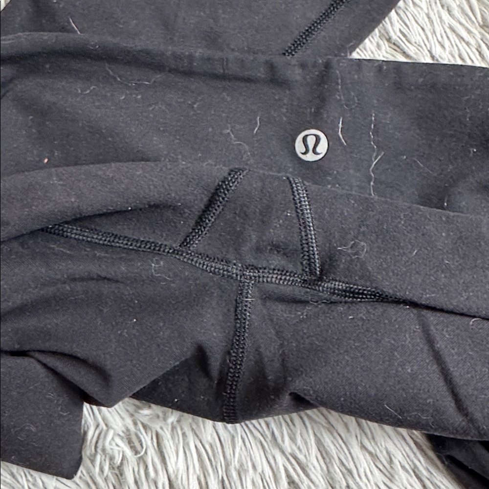 Lululemon Athletica Black wunder under crops size 4 - Picture 4 of 6